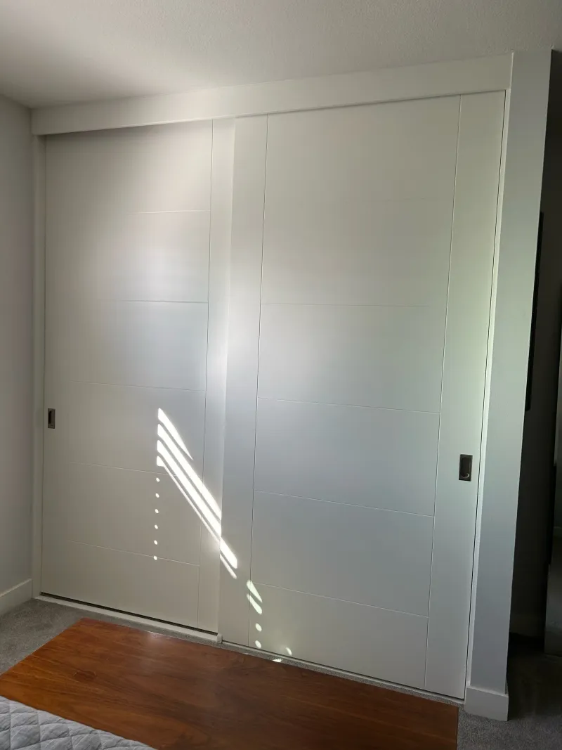 5 stacked grooves sliding closet door